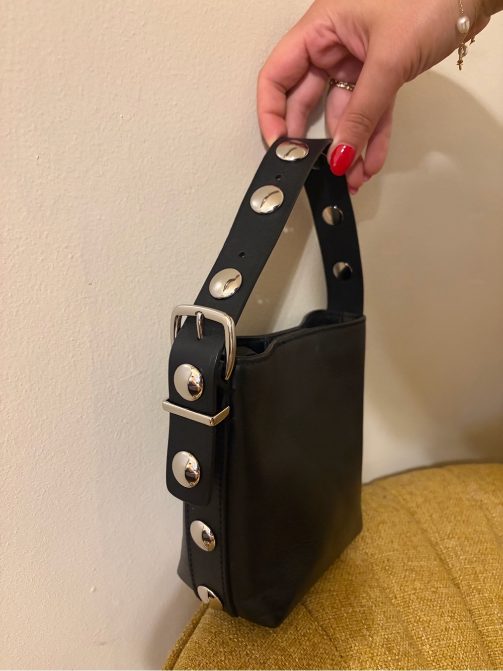 Madewell Essential Micro Bucket Tote - Picture 3 of 10